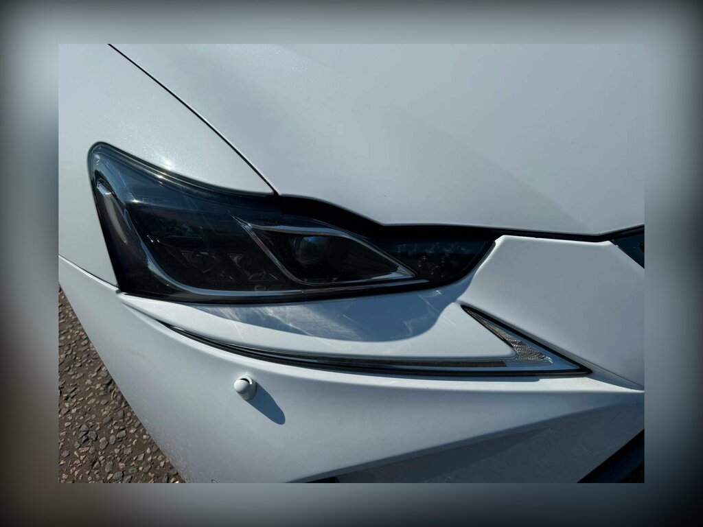 Lexus IS 300H Cvt White #26
