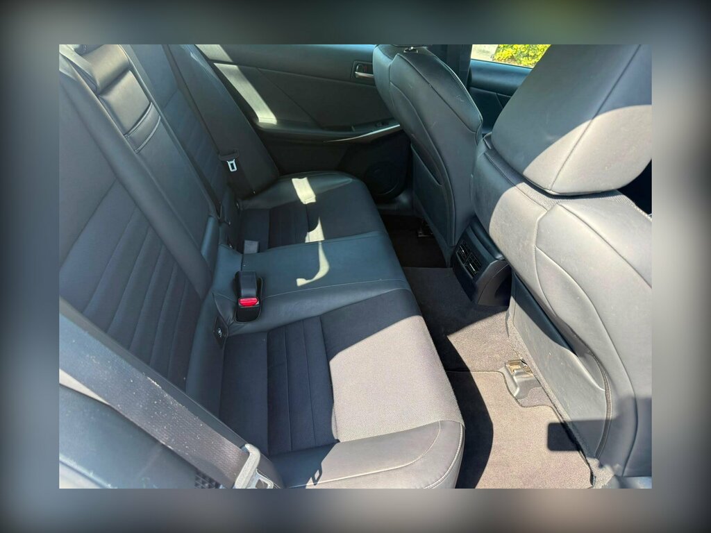 Lexus IS 300H Cvt White #10