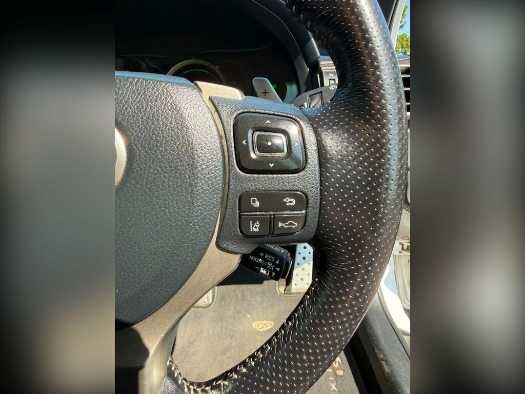 Lexus IS 300H Cvt White #14