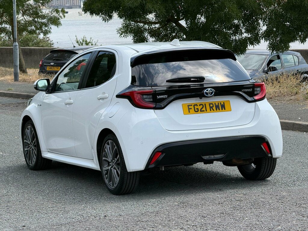 Toyota Yaris 1.5 Vvt-h Excel E-cvt Euro 6 Ss FG21RWW White #4