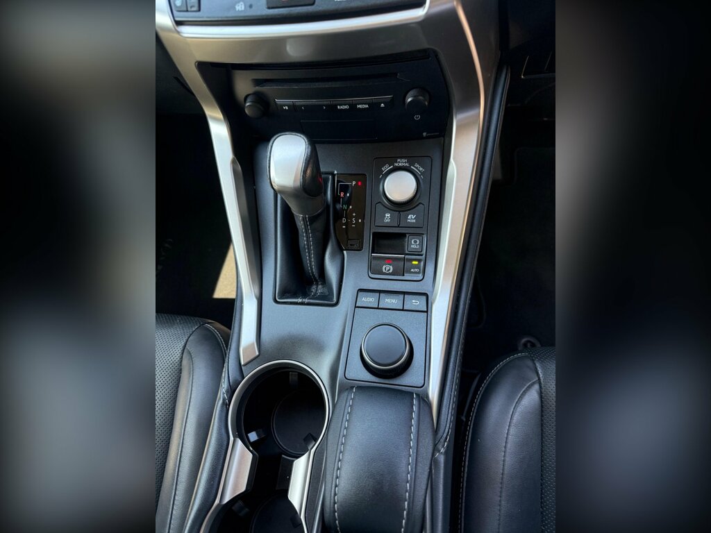 Lexus NX 300H Premier Silver #13