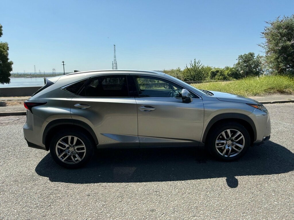 Lexus NX 300H Premier Silver #10
