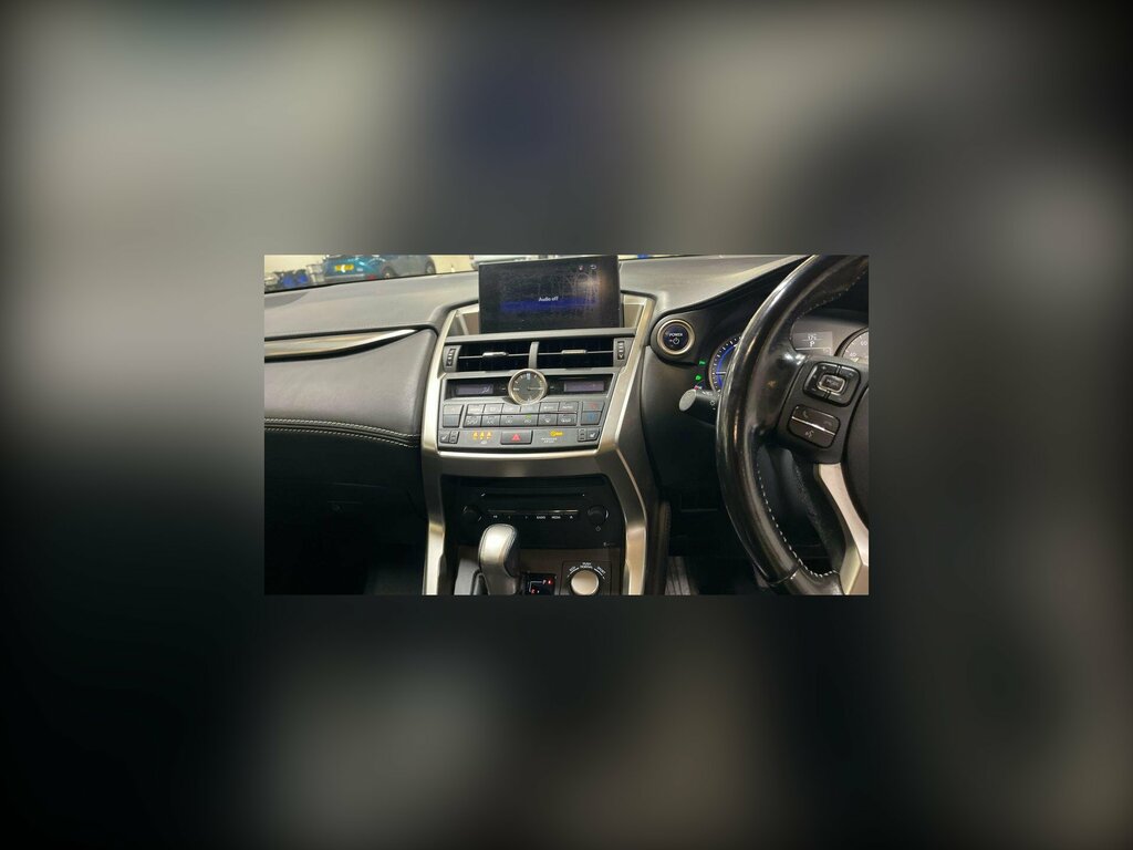 Lexus NX 300H Premier Silver #28