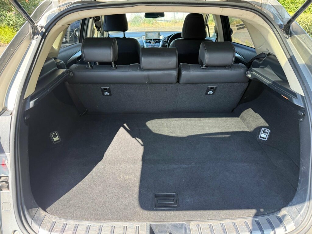 Lexus NX 300H Premier Silver #22