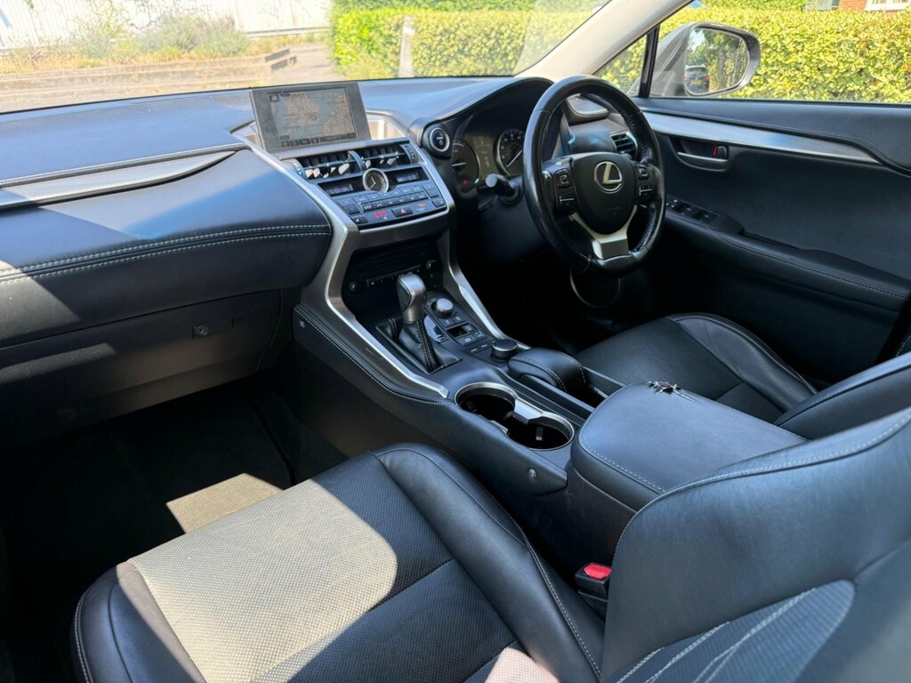 Lexus NX 300H Premier Silver #12