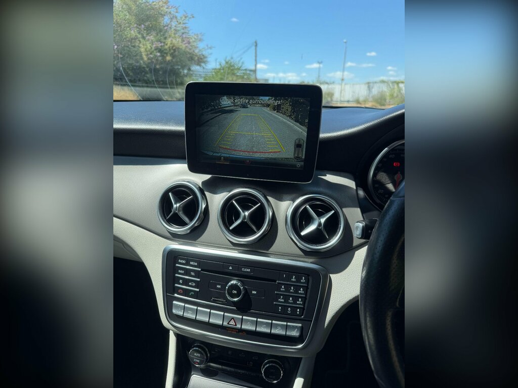 Mercedes-Benz GLA Class 2.1 Gla200d Sport Executive 7G-dct 4Matic Euro 6 PJ17WHV Black #5