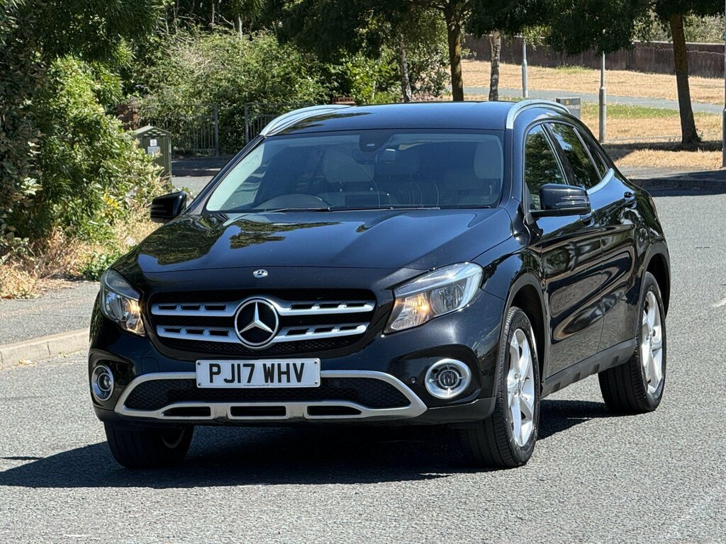 Mercedes-Benz GLA Class 2.1 Gla200d Sport Executive 7G-dct 4Matic Euro 6 Black