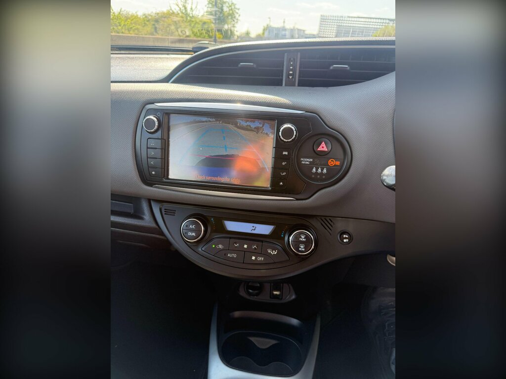 Toyota Yaris Hatchback Red #18