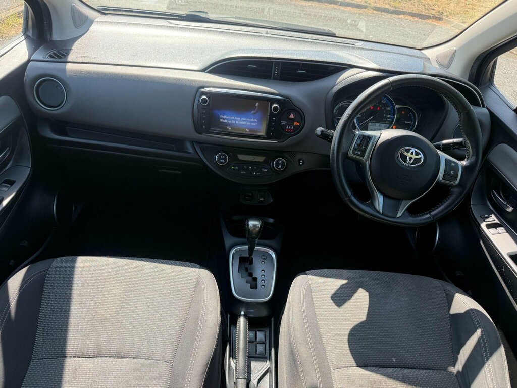 Toyota Yaris Hatchback Red #10