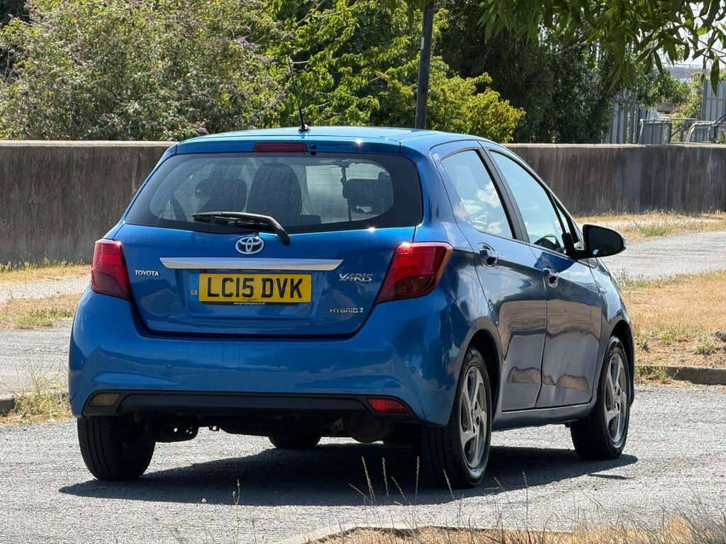 Toyota Yaris Hatchback Red #7