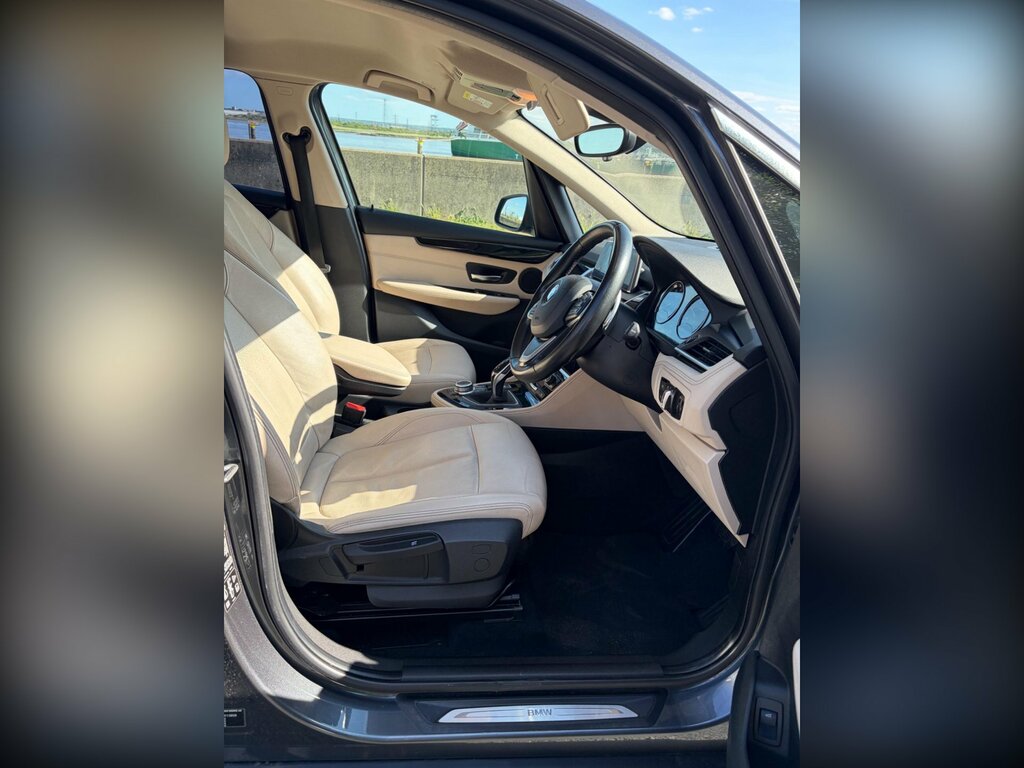 BMW 2 Series Active Tourer 225Xe Luxury Active Tourer Black #11