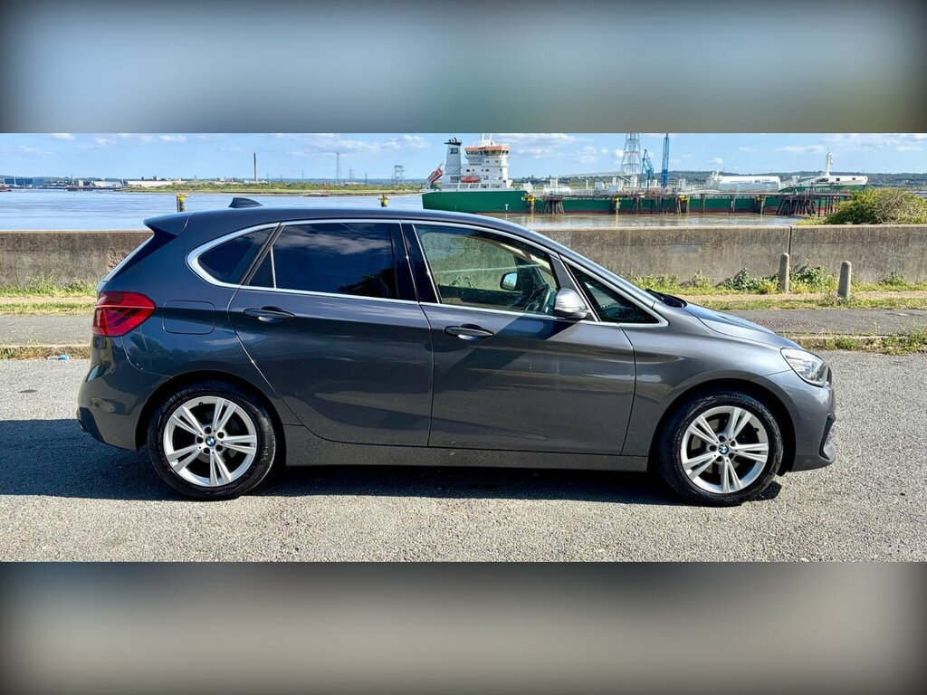 BMW 2 Series Active Tourer 225Xe Luxury Active Tourer Black #7