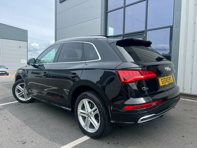 Audi Q5 Tdi 40 S Line Black #2
