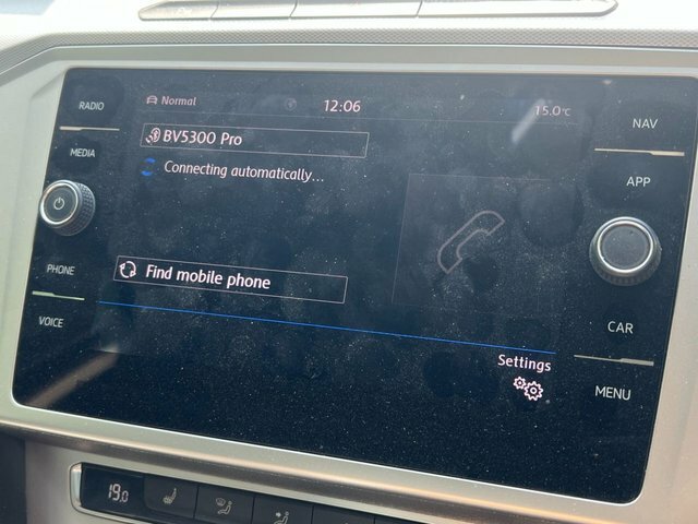 Volkswagen Passat  Black #18
