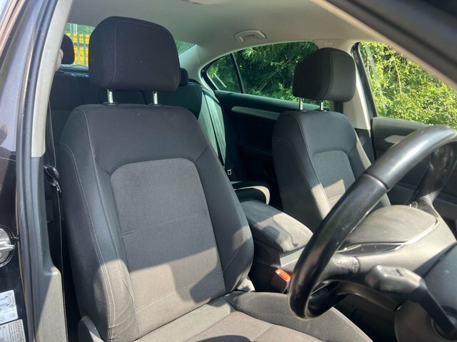 Volkswagen Passat  Black #11