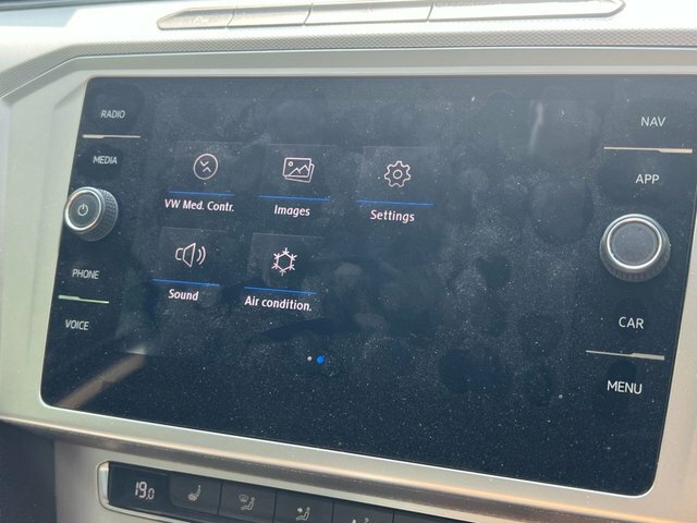 Volkswagen Passat  Black #22