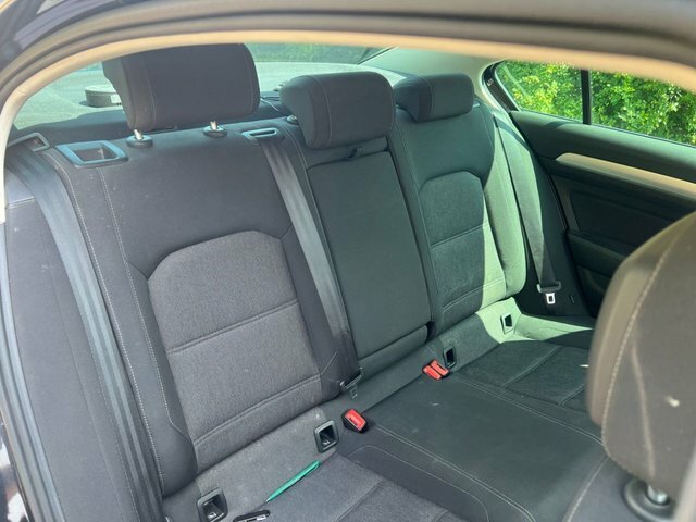 Volkswagen Passat  Black #24