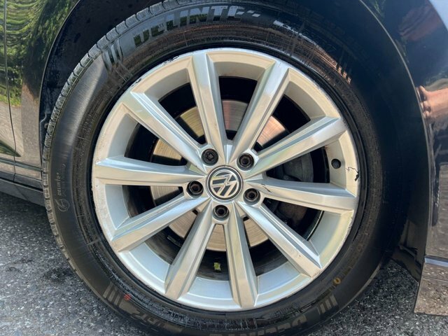 Volkswagen Passat  Black #26