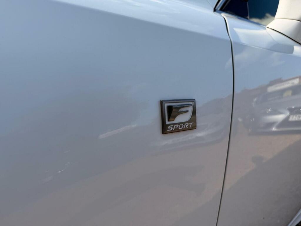 Lexus IS Hybrid White #6