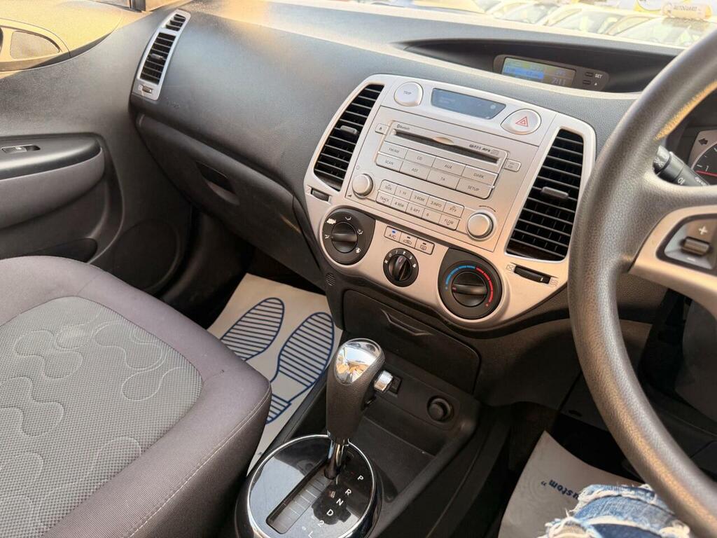 Hyundai I20 Edition Red #28