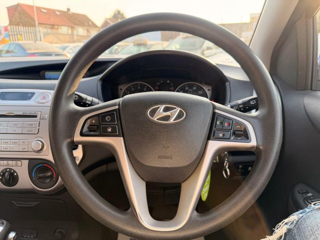 Hyundai I20 Edition Red #23