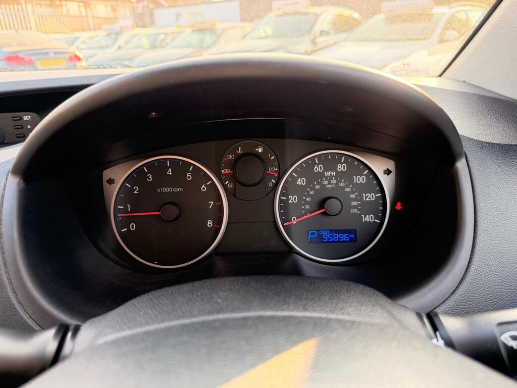 Hyundai I20 Edition Red #29