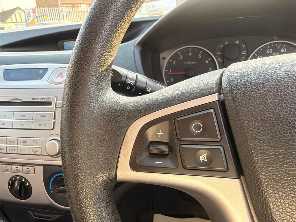 Hyundai I20 Edition Red #21