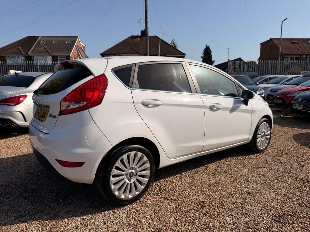 Ford Fiesta Titanium Red #7