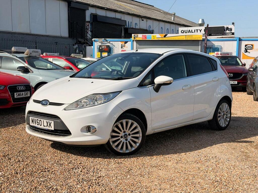 Ford Fiesta Titanium Red #1