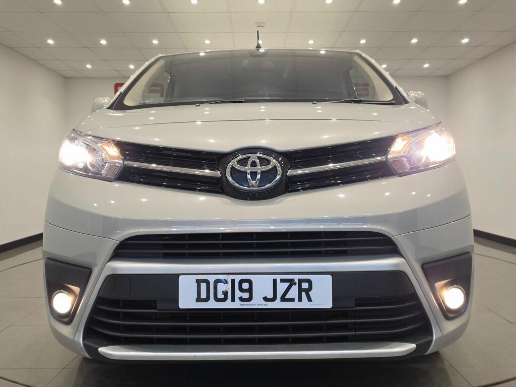 Toyota Proace Verso 2.0D Family Medium Mpv White #91