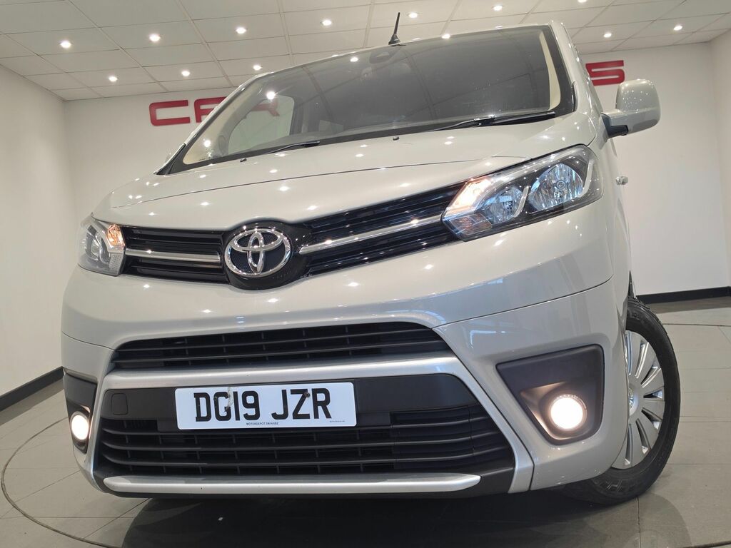 Toyota Proace Verso 2.0D Family Medium Mpv White #90