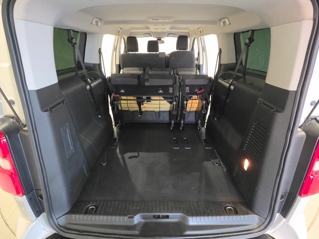 Toyota Proace Verso 2.0D Family Medium Mpv White #57