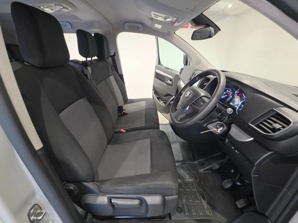 Toyota Proace Verso 2.0D Family Medium Mpv White #68