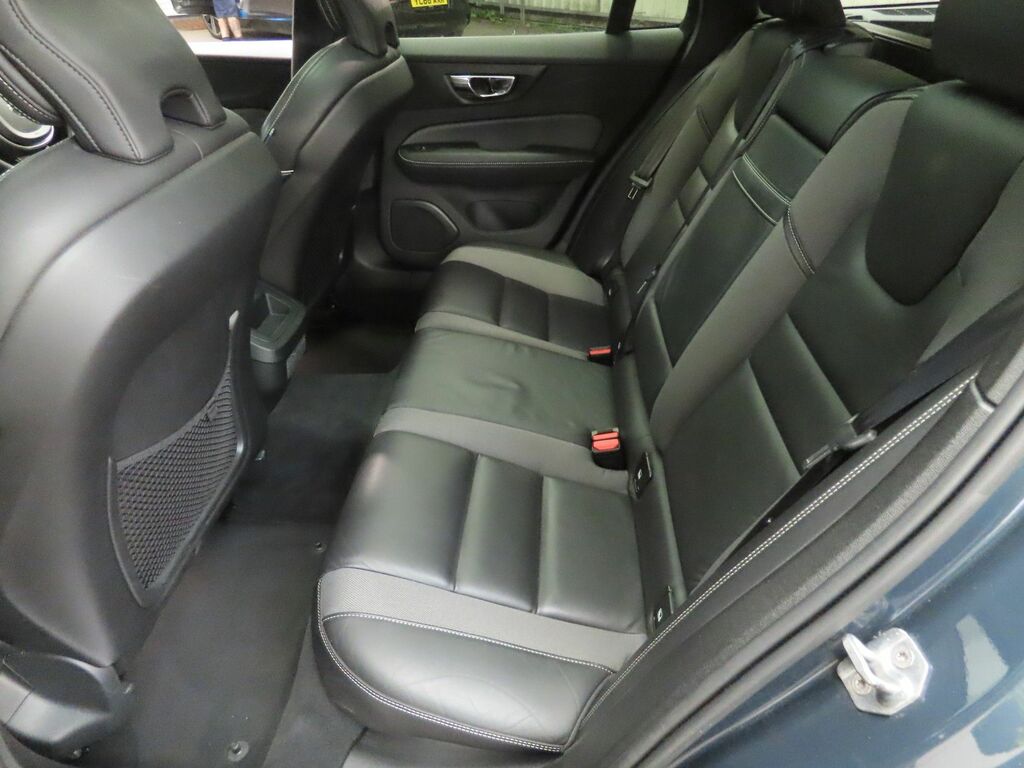 Volvo V60 D4 R-design Pro Estate Blue #6