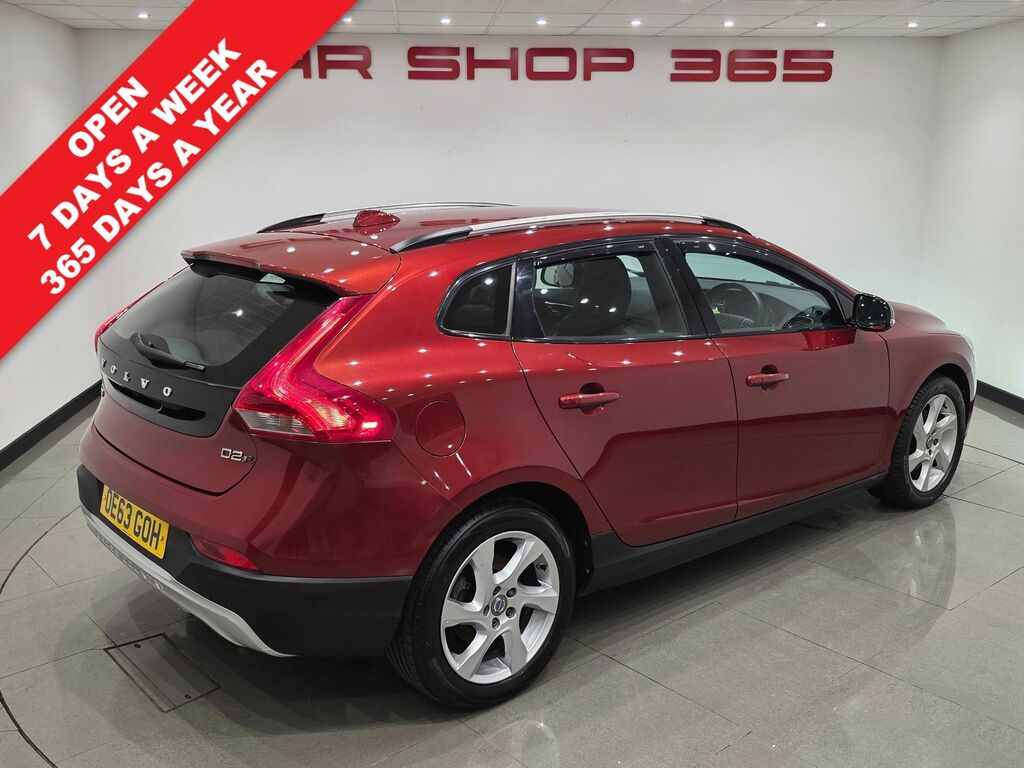 Volvo V40 Cross Country D2 Lux Hatchback Red #2