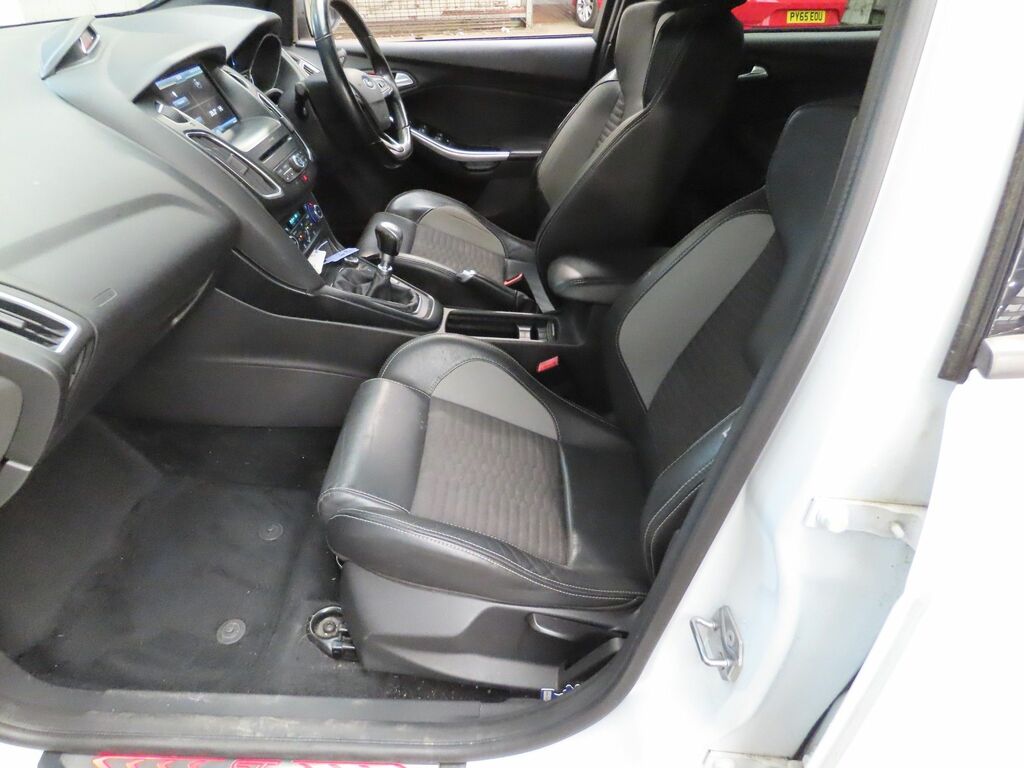 Ford Focus Tdci St-2 Hatchback White #6
