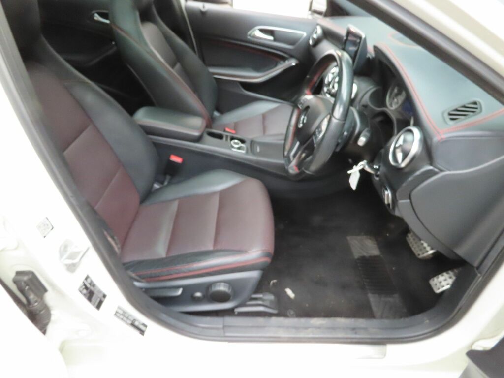 Mercedes-Benz A Class A220 Cdi Amg Sport White #3