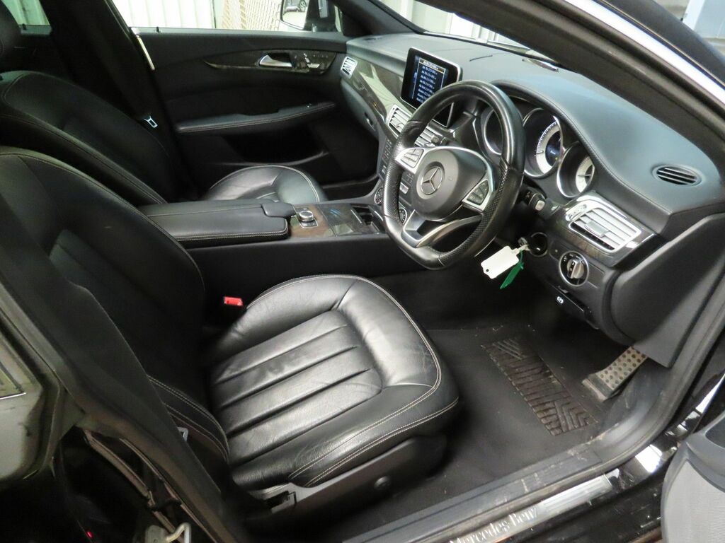 Mercedes-Benz CLS Cls350d V6 Amg Line Black #4