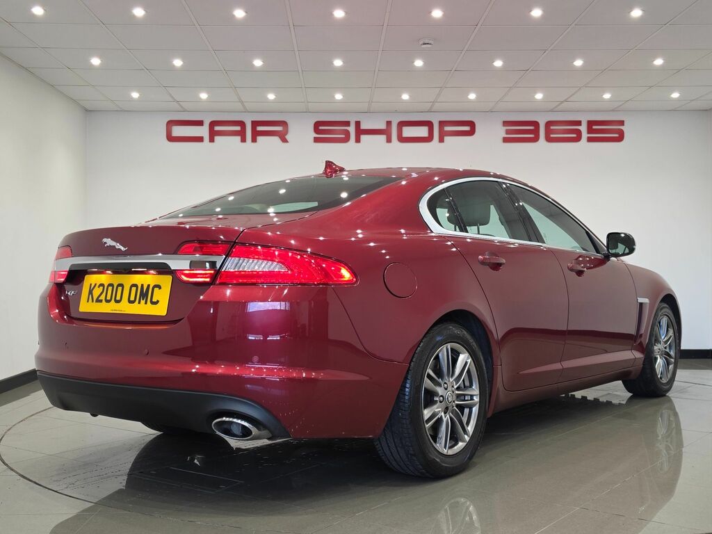 Jaguar XF Luxury Saloon Red #5