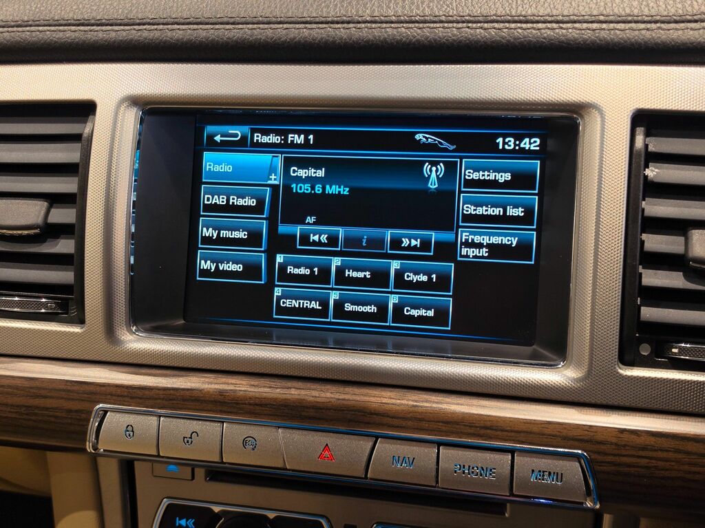 Jaguar XF 5.0 V8 Premium Black #38