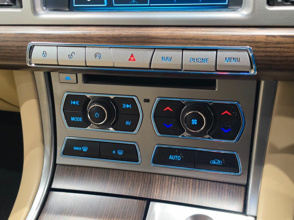 Jaguar XF 5.0 V8 Premium Black #24