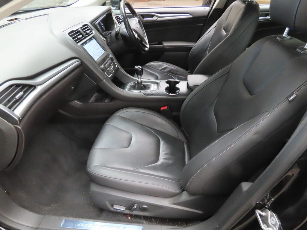 Ford Mondeo Tdci Titanium Estate Black #4
