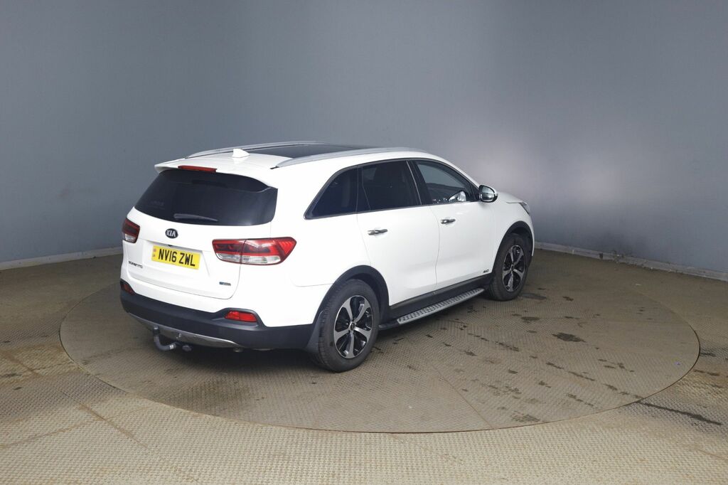 Kia Sorento Crdi Kx-3 Suv White #2