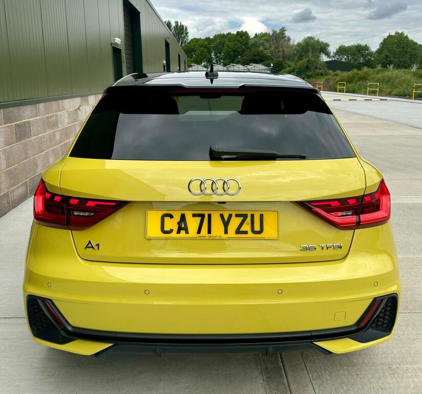 Audi A1 1.5 Tfsi 35 Black Edition Sportback S Tronic Euro Yellow #4