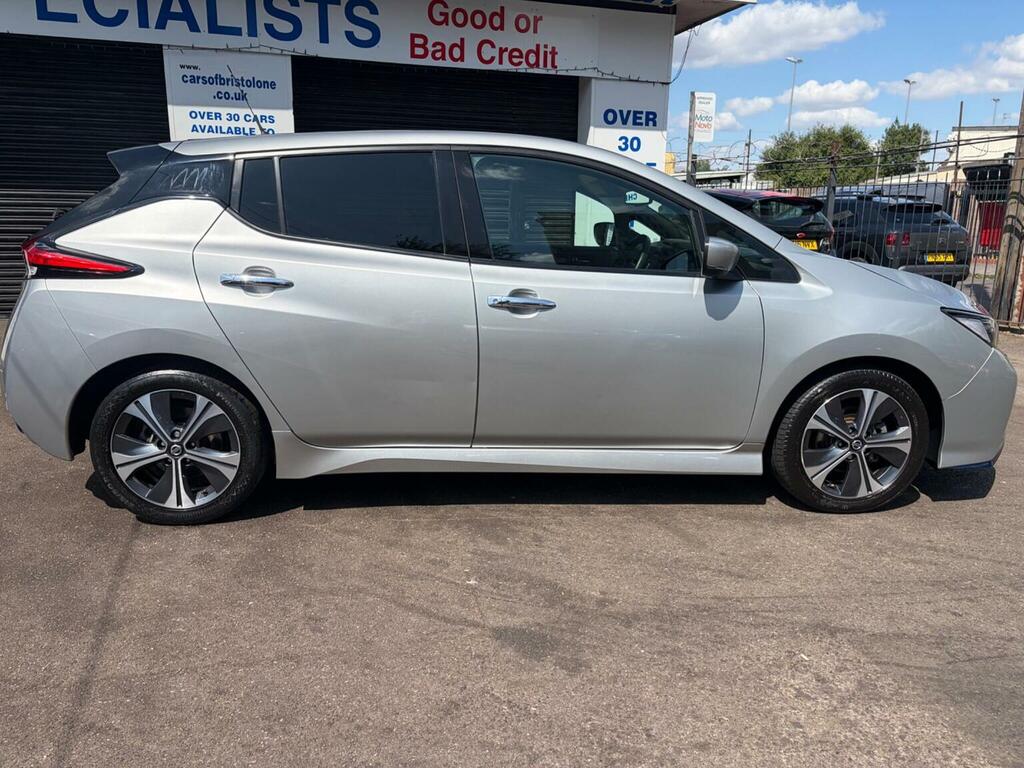 Nissan Leaf 110Kw N-connecta 40Kwh White #9