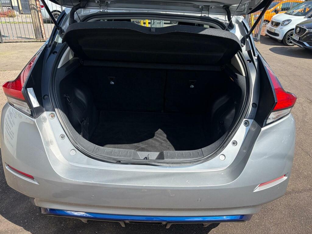 Nissan Leaf 110Kw N-connecta 40Kwh White #20