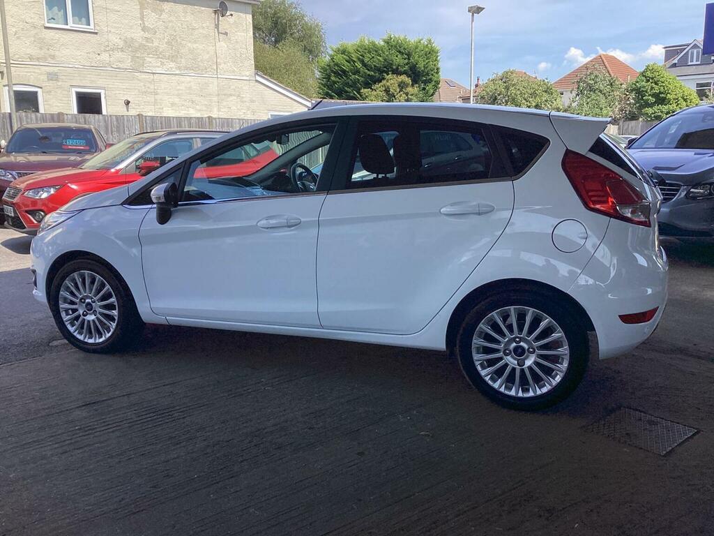Ford Fiesta Hatchback 1.6 Titanium Powershift Euro 5 2013 White #6