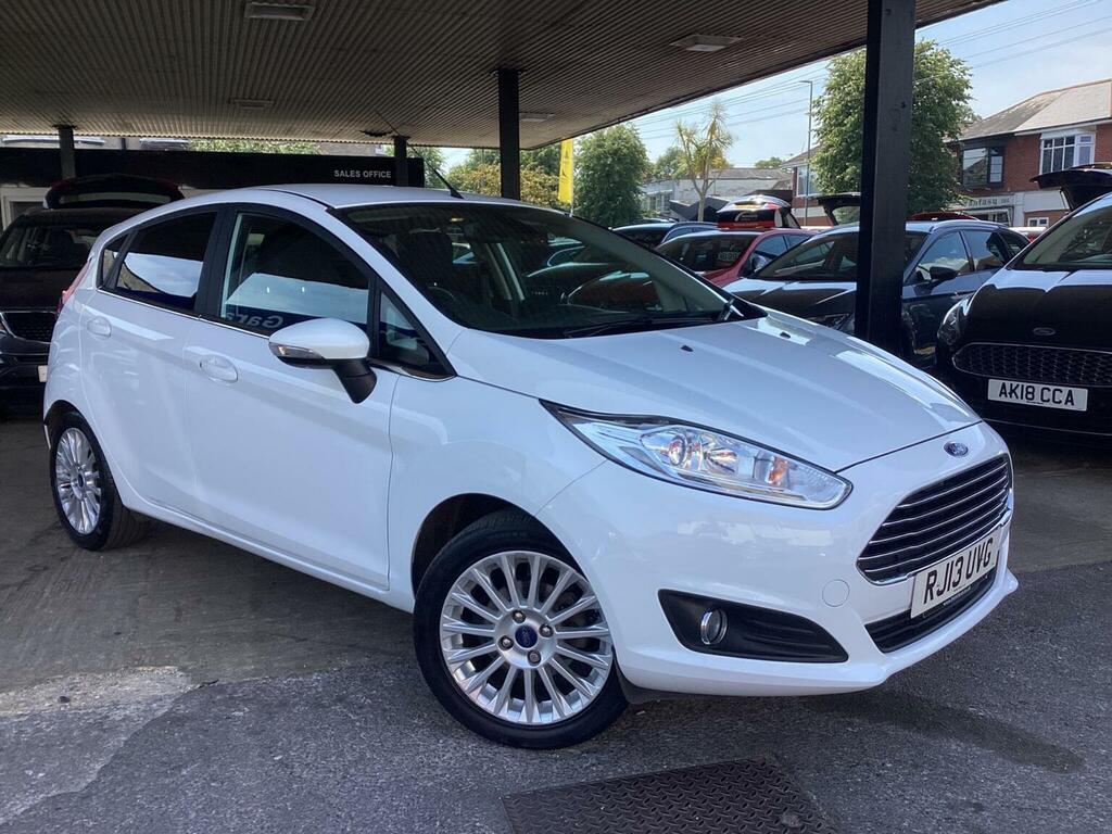 Ford Fiesta Hatchback 1.6 Titanium Powershift Euro 5 2013 White