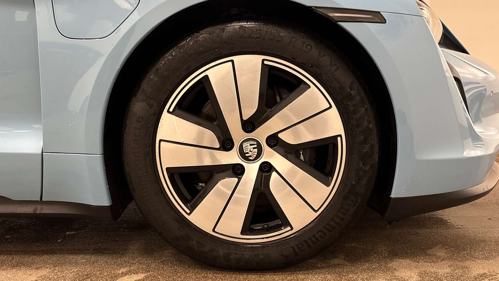 Porsche Taycan 4X2 #5