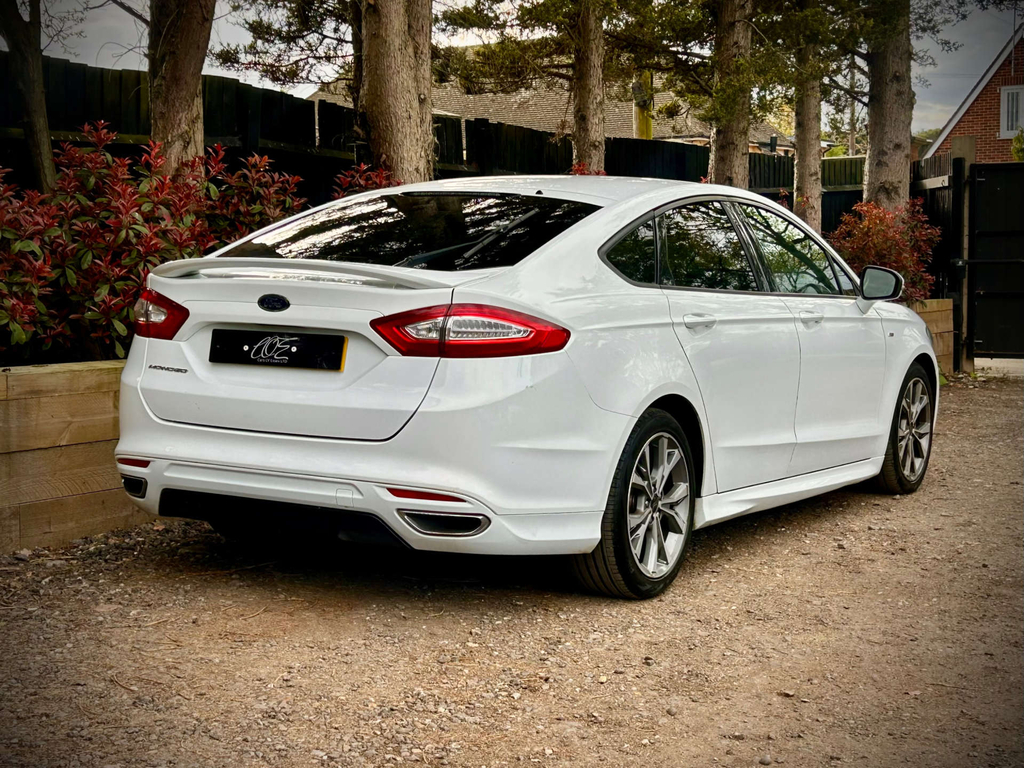 Ford Mondeo Vignale Red #11